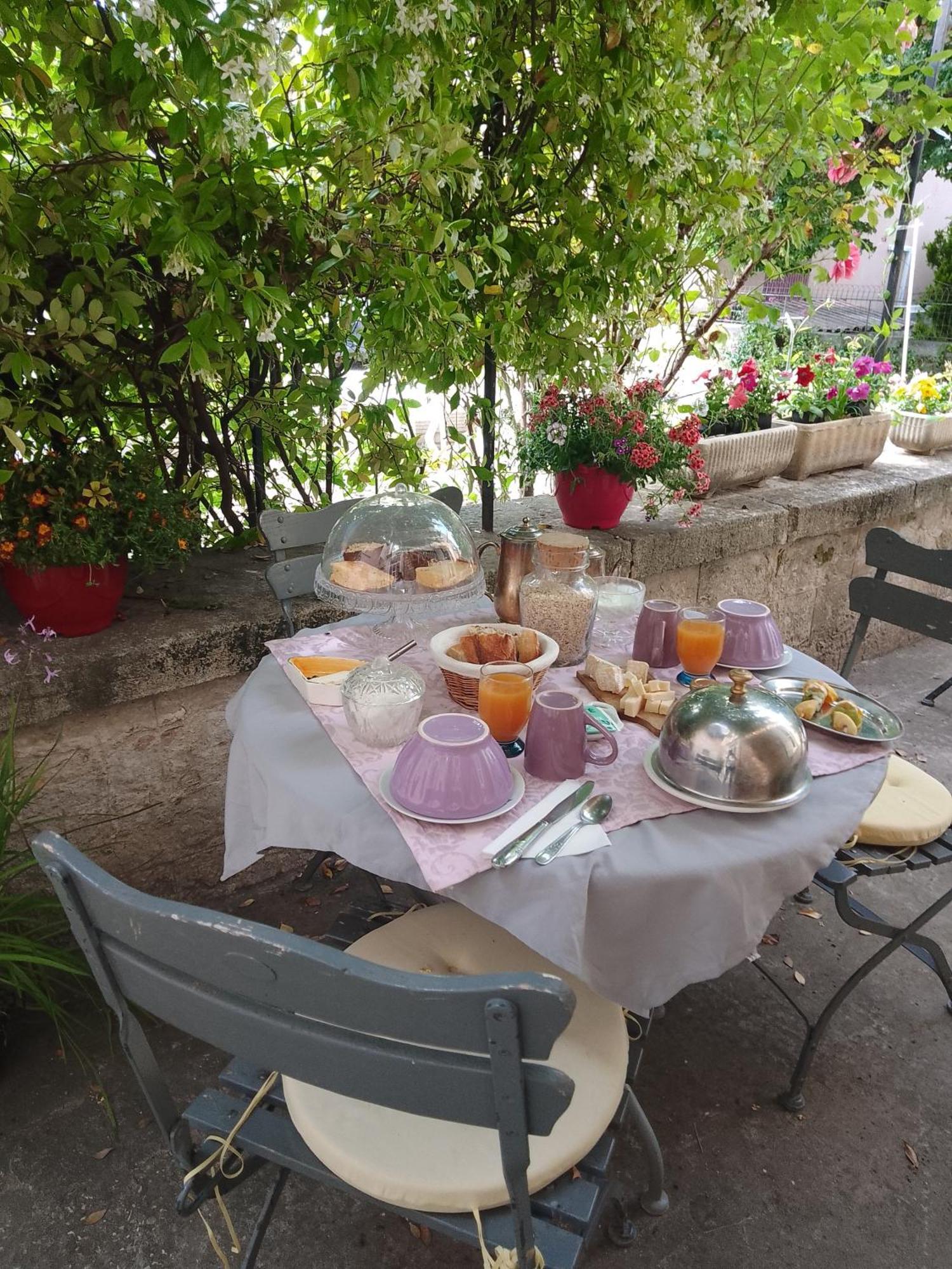 בדואן Les Gites Du Mont Ventoux מראה חיצוני תמונה