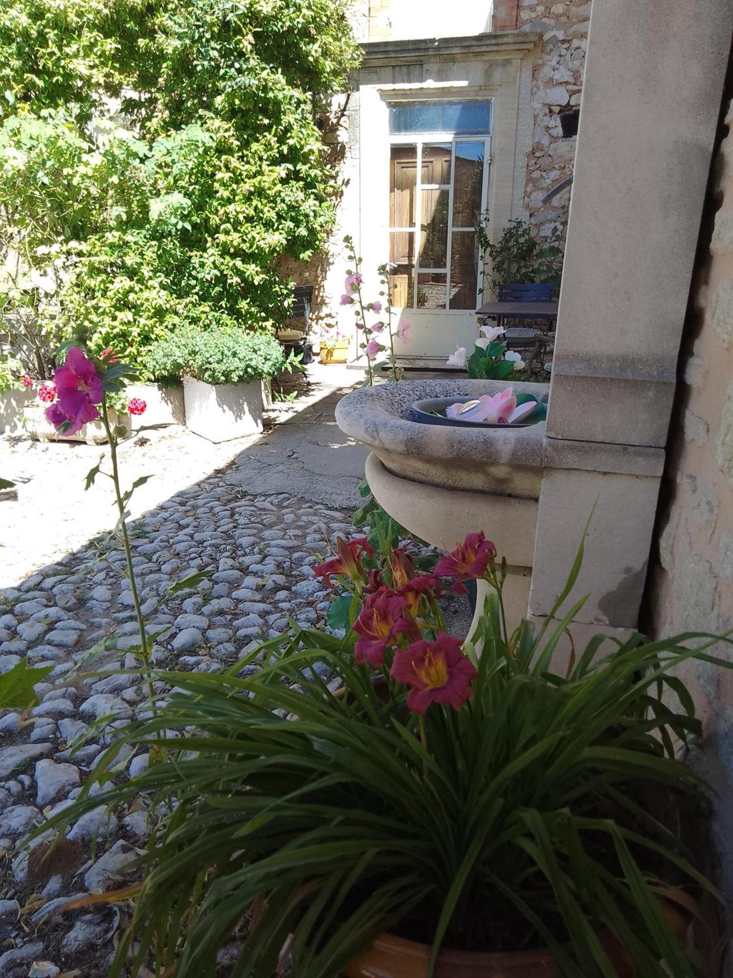 בדואן Les Gites Du Mont Ventoux מראה חיצוני תמונה