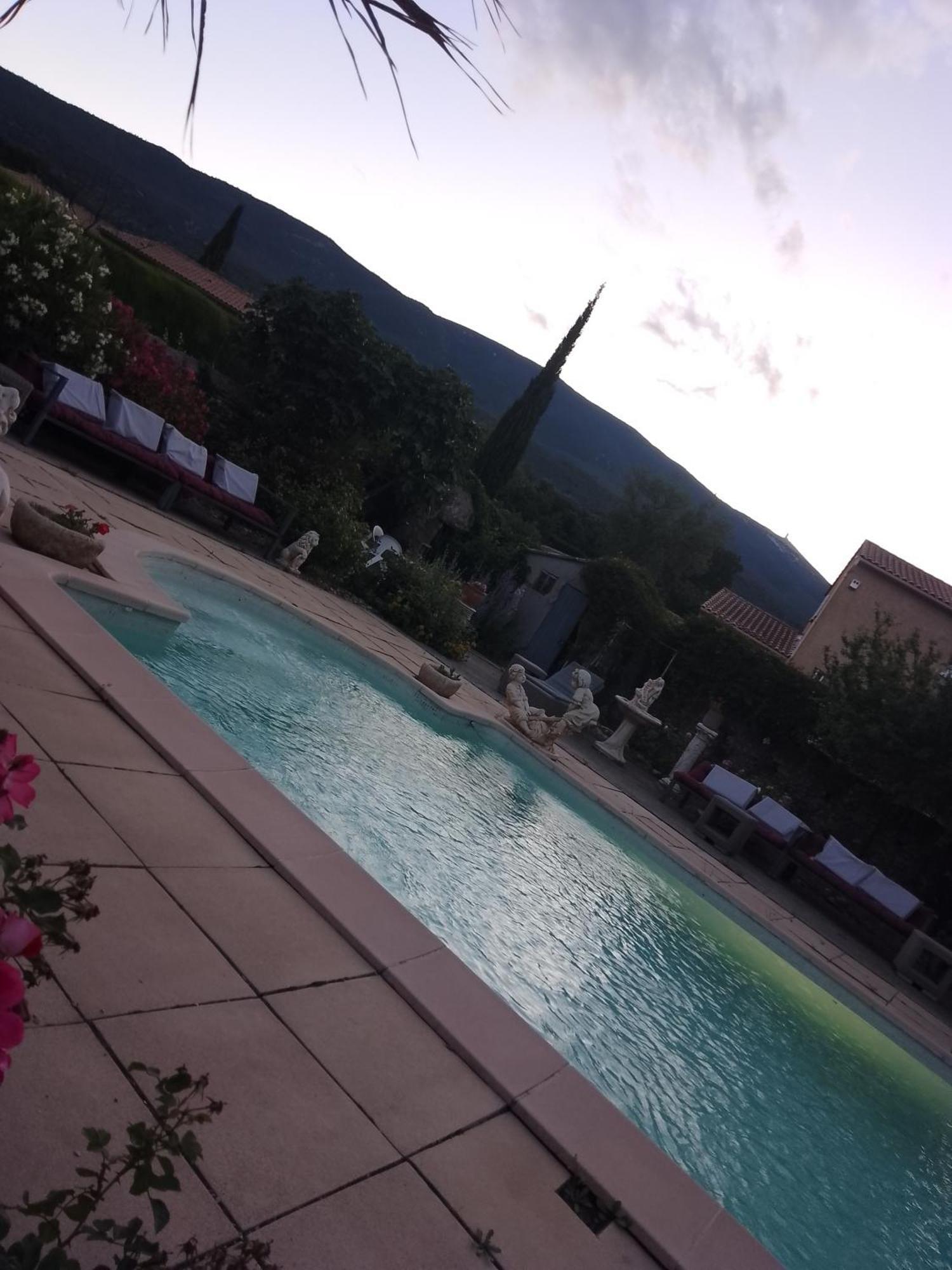 בדואן Les Gites Du Mont Ventoux מראה חיצוני תמונה